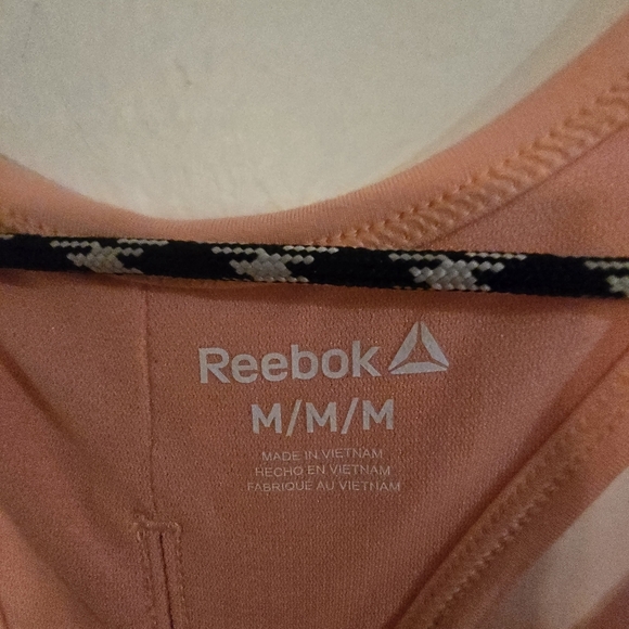 Reebok peach color sportsbra with padding size Medium! - Picture 3 of 5